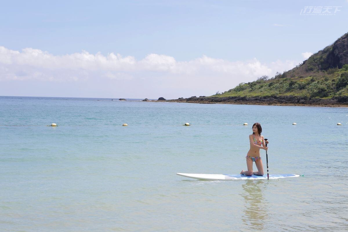 ▲在小灣沙灘旁可於教練的帶領下體驗SUP享受湛藍海水環繞的絕美海景!(SUP立槳費用每人300元,活動依當季活動表為主)
