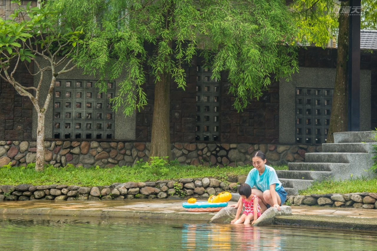 ▲因為有泉眼,終年池底會咕嚕咕嚕地冒泡。