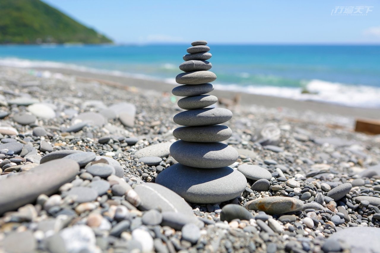 ▲距旭海漁港約1公里的一座停車場,前方就是原住民稱為「瑪查蘭」的牡丹灣。