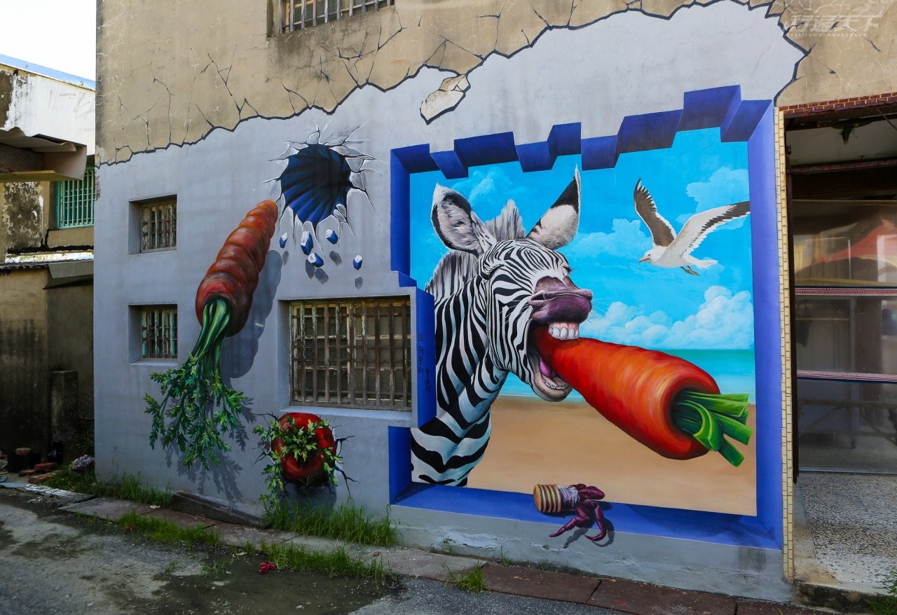 ▲自台61線292K處下快速道路,轉南18縣道即可抵達,原本純樸靜謐的馬沙滿小漁村,因天馬行空的3D彩繪而成為打卡熱點。