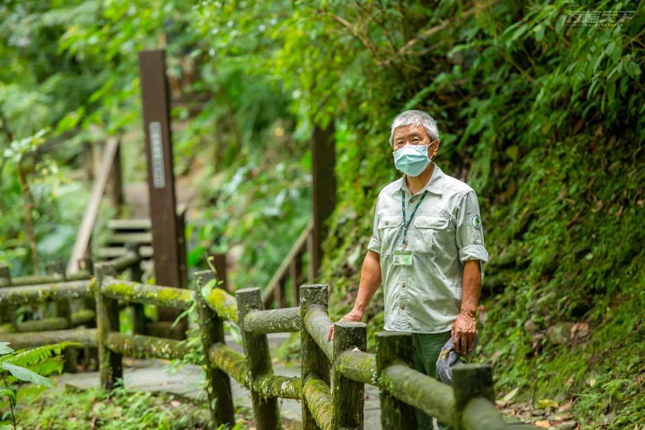 ▲森林解說志工謝嘉康老師推薦以瀑布溪流和多元林相文明的內洞國家森林遊樂區。