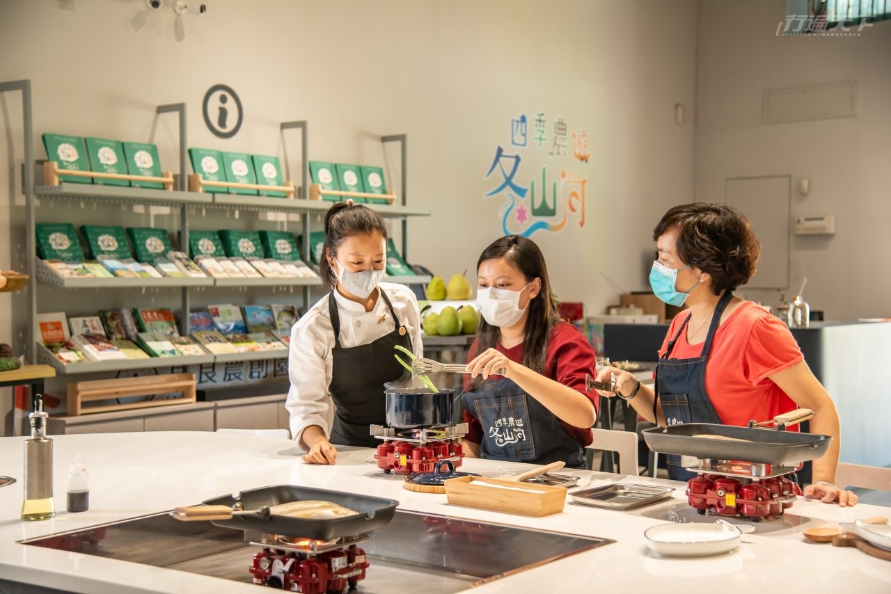 ▲農村廚房主廚教學做料理