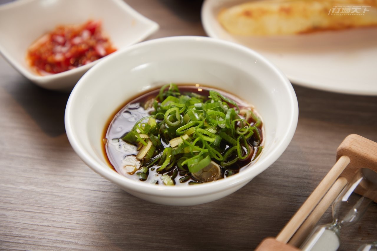 ▲沾醬建議可照店家分享的「黃金比例」調製喔!