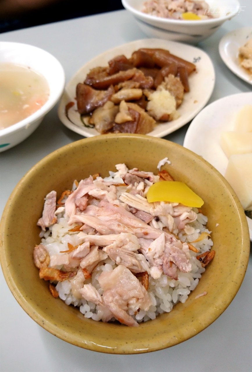 ▲嘉義雞肉飯名店眾多，劉里長雞肉飯以肉質軟嫩受到喜愛。