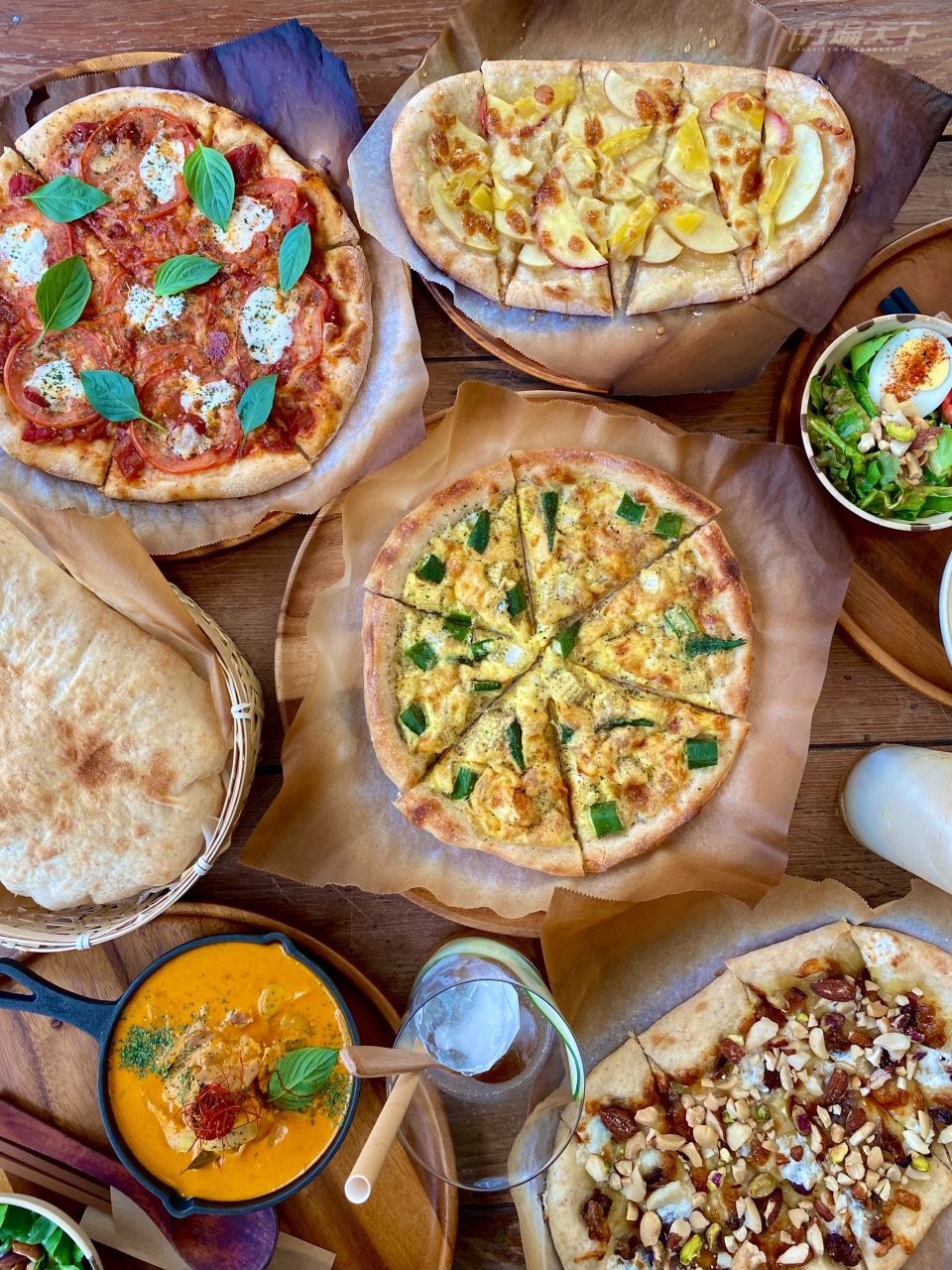 ▲泰式咖哩雞肉飯、義大利披薩和特調飲品,是「穀谷」的賣點。