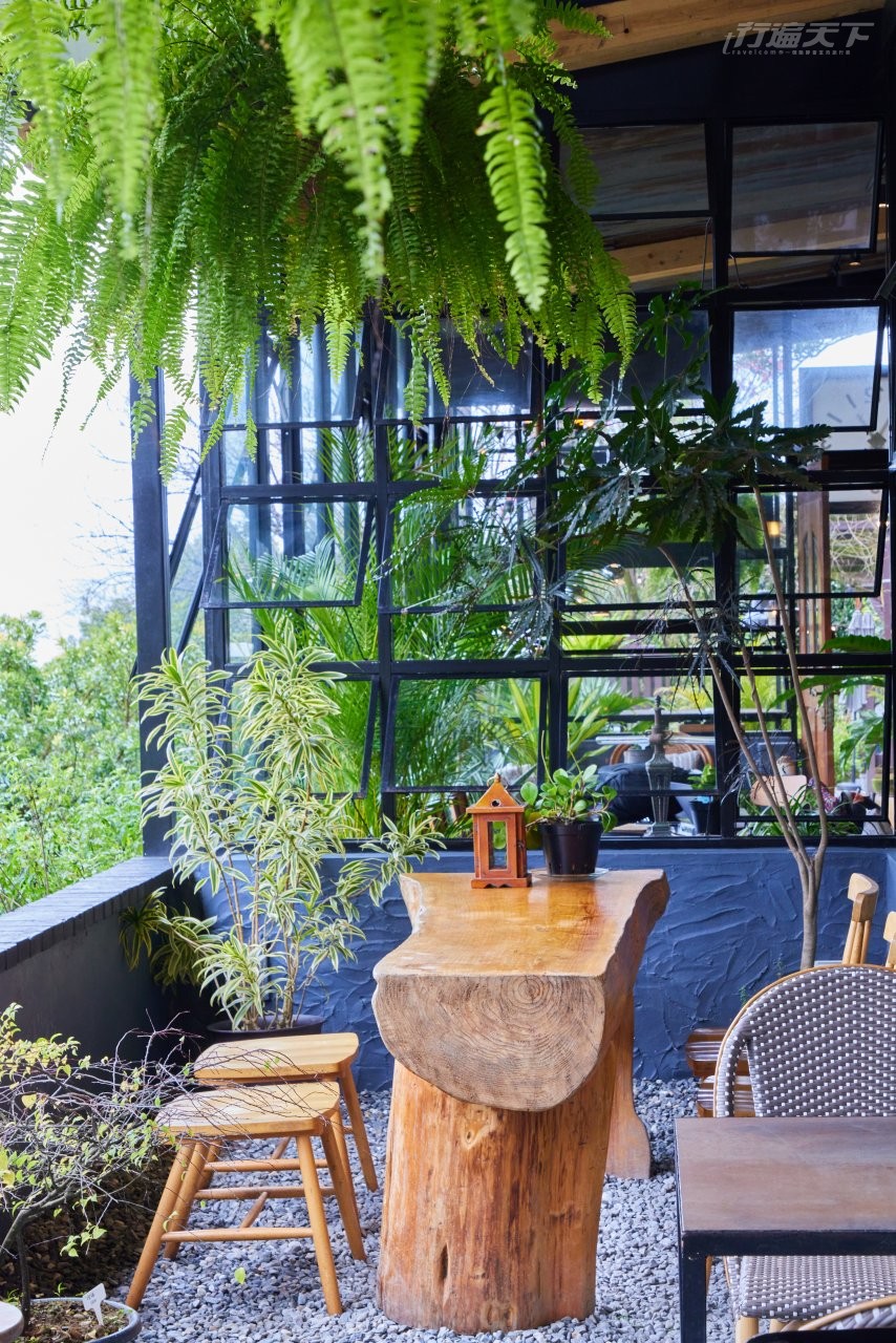 ▲面山景半開放的空間很適合放空。