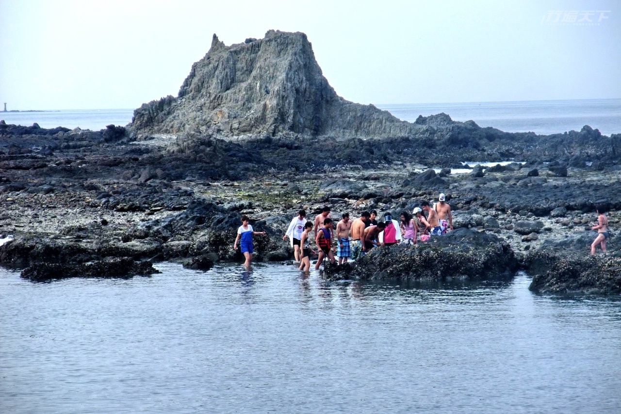 ▲無人島的金瓜仔礁，旅遊業者稱它為忘憂島。