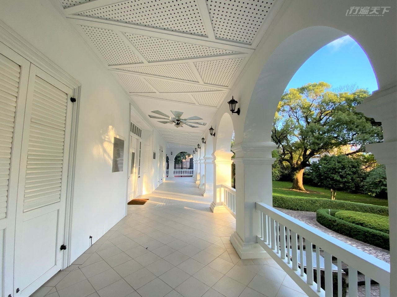 ▲由馬偕博士設計的馬偕紀念館,歐式迴廊相當優美。